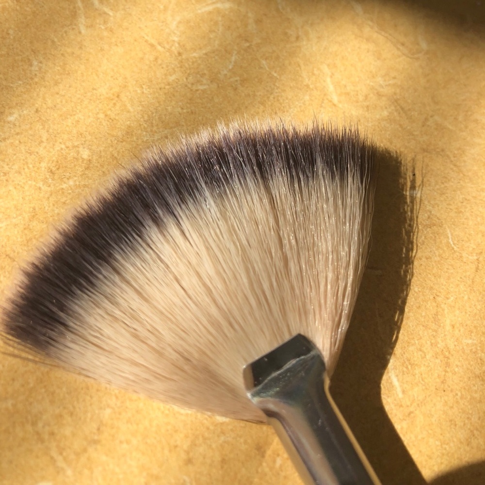Highlight Fan Brush